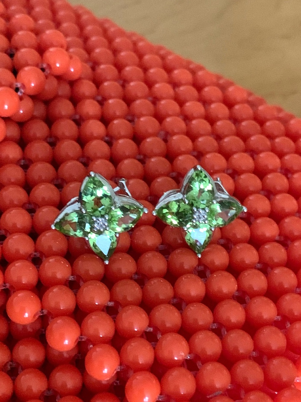 Green Peridot Gemstone Silver Flower Earrings - Picture 4 of 6